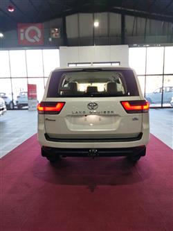 تۆیۆتا لاند کروزەر